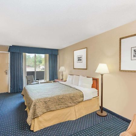 Knights Inn Overland Park Mission Екстериор снимка